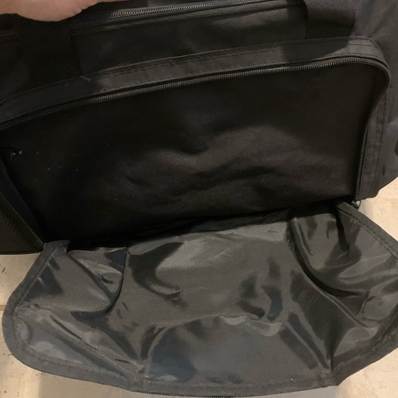 GoodLife Fitness "Get Fit 4 Less" Black Duffel Gym Bag - Picture 4 of 11